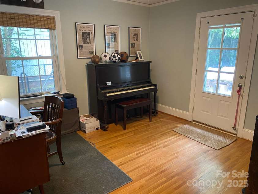 1422 Morningside Drive, Charlotte, NC 28205.  MLS# CAR4186101, YatesRealty ID 3982. 