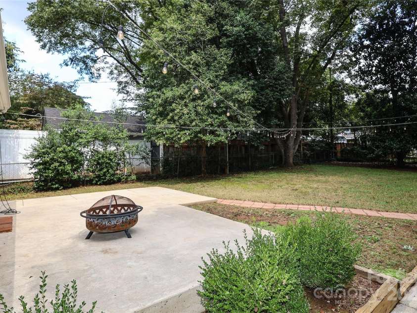 1422 Morningside Drive, Charlotte, NC 28205.  MLS# CAR4186101, YatesRealty ID 3982. 