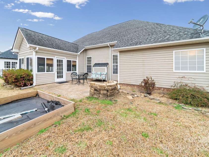 2006 Galena Chase Drive, Indian Trail, NC 28079.  MLS# CAR4322561, YatesRealty ID 3982. 