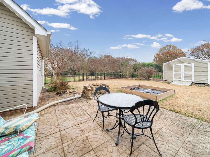 2006 Galena Chase Drive, Indian Trail, NC 28079.  MLS# CAR4322561, YatesRealty ID 3982. 