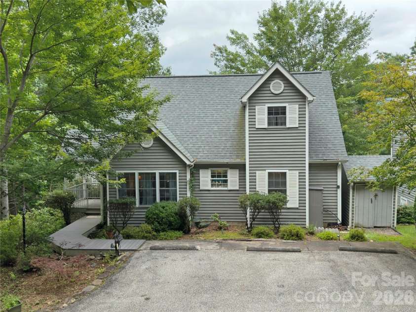 40 Sanctuary Drive, Burnsville, NC 28714.  MLS# CAR4274475, YatesRealty ID 3982. 
