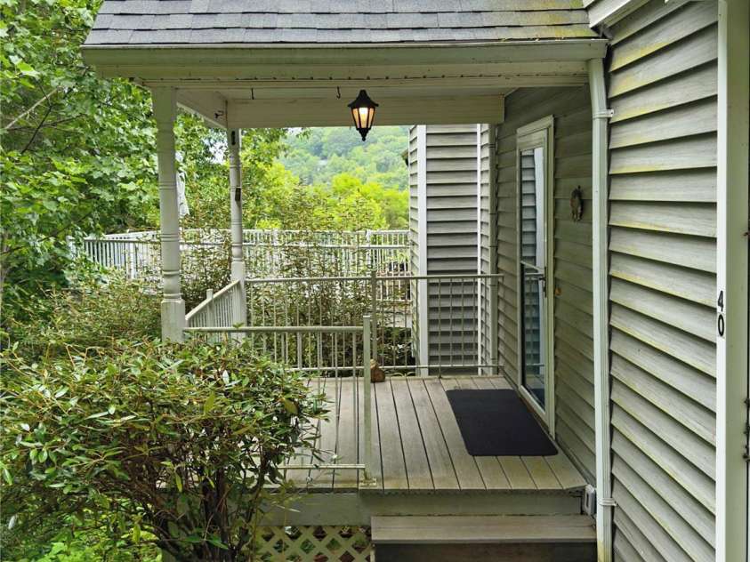 40 Sanctuary Drive, Burnsville, NC 28714.  MLS# CAR4274475, YatesRealty ID 3982. 