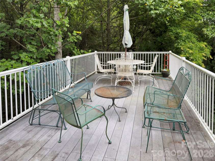 40 Sanctuary Drive, Burnsville, NC 28714.  MLS# CAR4274475, YatesRealty ID 3982. 