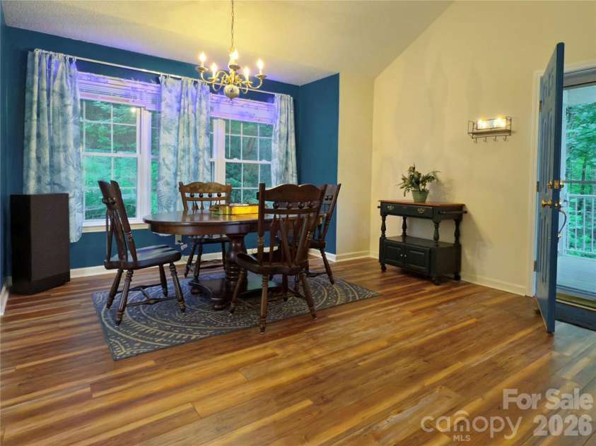 40 Sanctuary Drive, Burnsville, NC 28714.  MLS# CAR4274475, YatesRealty ID 3982. 