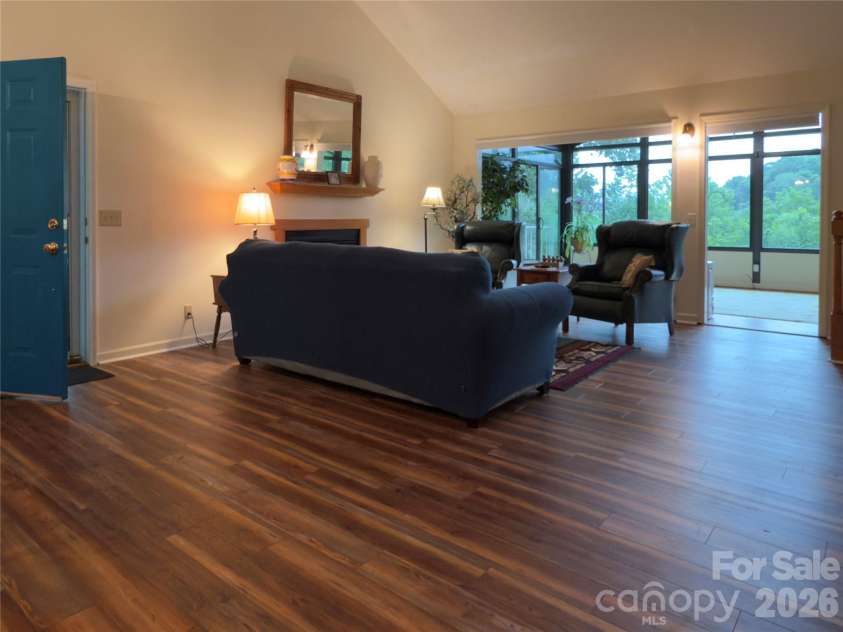 40 Sanctuary Drive, Burnsville, NC 28714.  MLS# CAR4274475, YatesRealty ID 3982. 