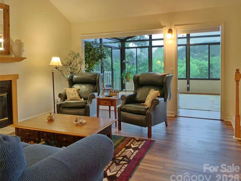 40 Sanctuary Drive, Burnsville, NC 28714.  MLS# CAR4274475, YatesRealty ID 3982. 