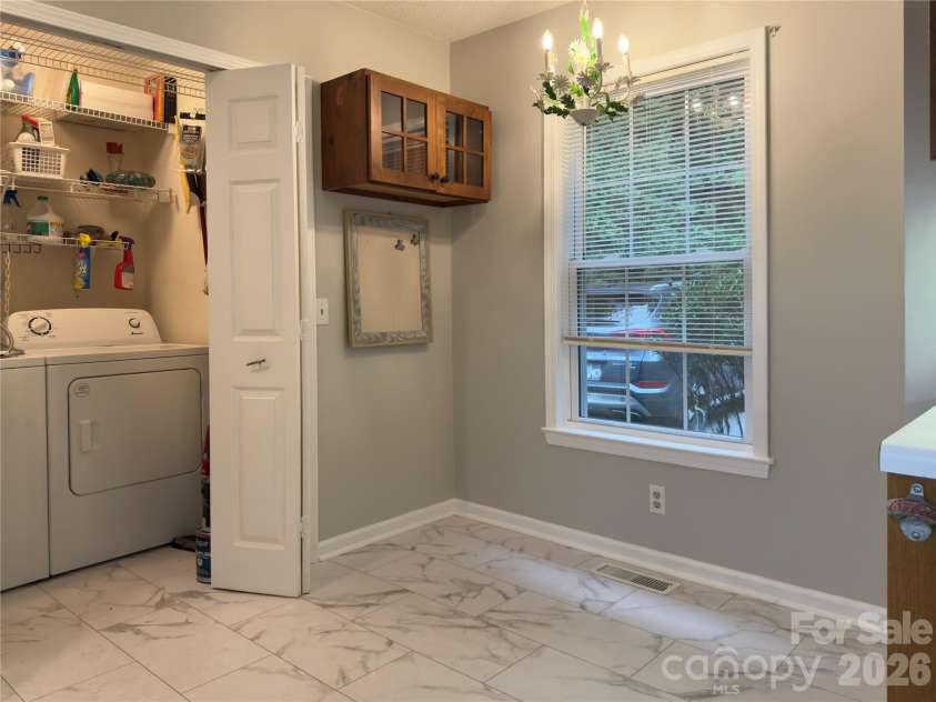 40 Sanctuary Drive, Burnsville, NC 28714.  MLS# CAR4274475, YatesRealty ID 3982. 