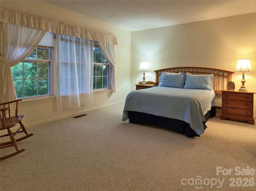 40 Sanctuary Drive, Burnsville, NC 28714.  MLS# CAR4274475, YatesRealty ID 3982. 