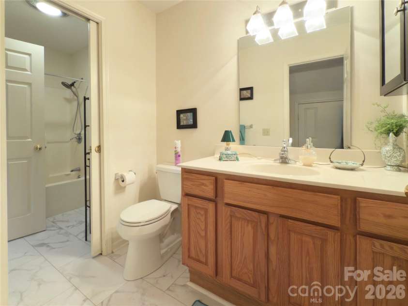40 Sanctuary Drive, Burnsville, NC 28714.  MLS# CAR4274475, YatesRealty ID 3982. 