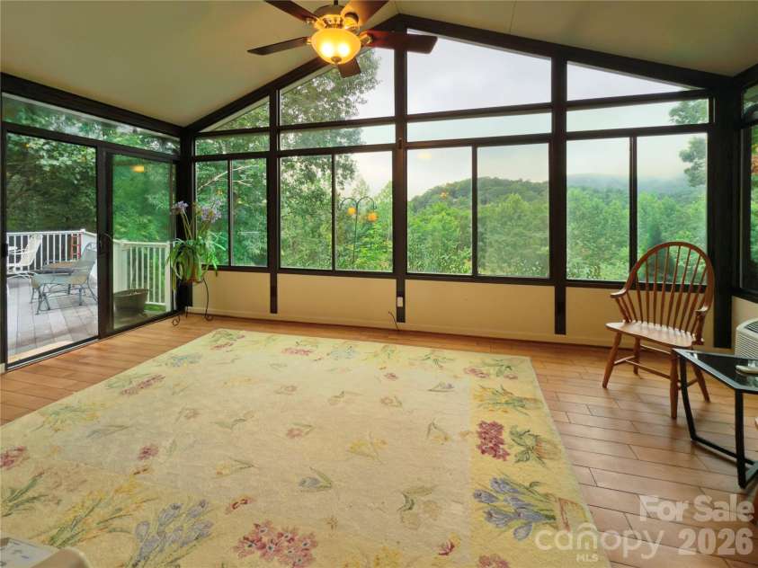 40 Sanctuary Drive, Burnsville, NC 28714.  MLS# CAR4274475, YatesRealty ID 3982. 
