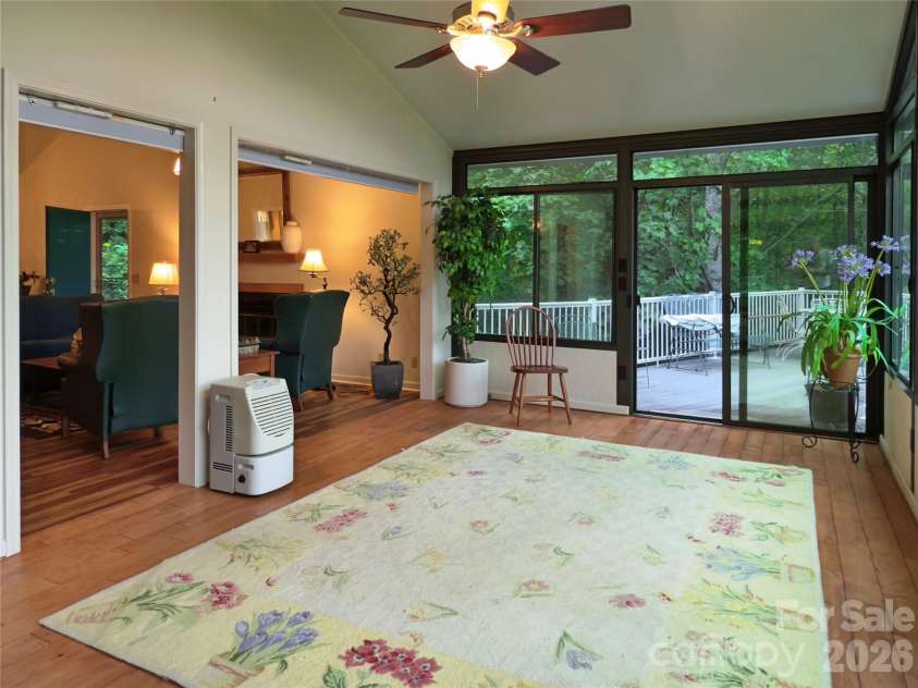 40 Sanctuary Drive, Burnsville, NC 28714.  MLS# CAR4274475, YatesRealty ID 3982. 