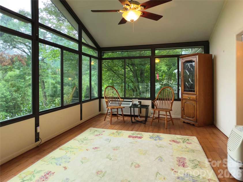 40 Sanctuary Drive, Burnsville, NC 28714.  MLS# CAR4274475, YatesRealty ID 3982. 