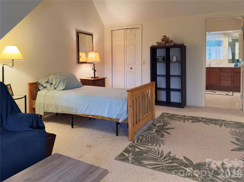 40 Sanctuary Drive, Burnsville, NC 28714.  MLS# CAR4274475, YatesRealty ID 3982. 