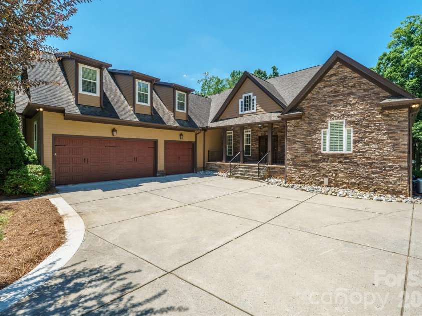 4412 Lake Forest Road, Denver, NC 28037.  MLS# CAR4404304, YatesRealty ID 39820. 