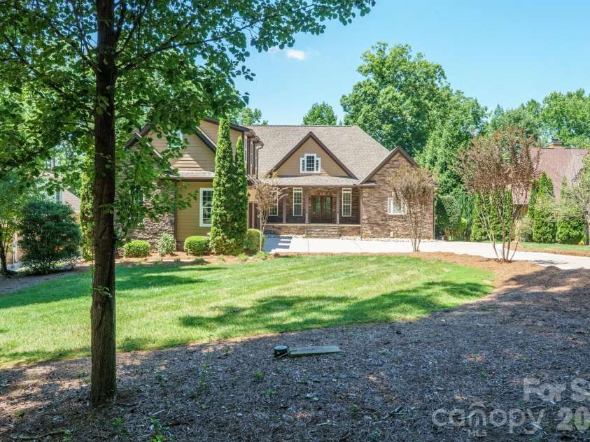 4412 Lake Forest Road, Denver, NC 28037.  MLS# CAR4404304, YatesRealty ID 39820. Private Lot