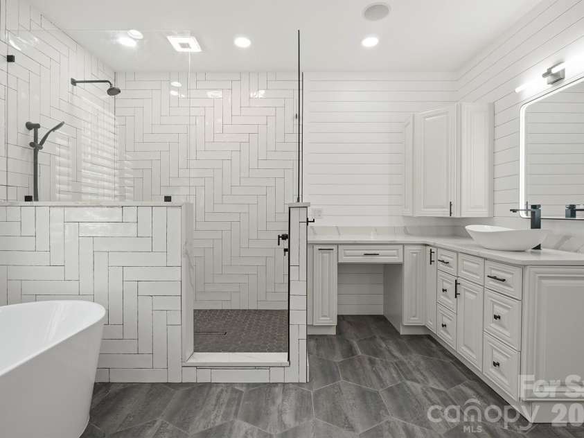 4412 Lake Forest Road, Denver, NC 28037.  MLS# CAR4404304, YatesRealty ID 39820. Spacious Walk In Shower