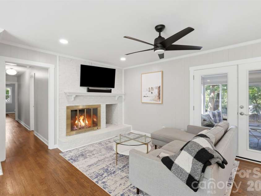 8115 Knollbrook Drive, Charlotte, NC 28270.  MLS# CAR4404364, YatesRealty ID 39821. 
