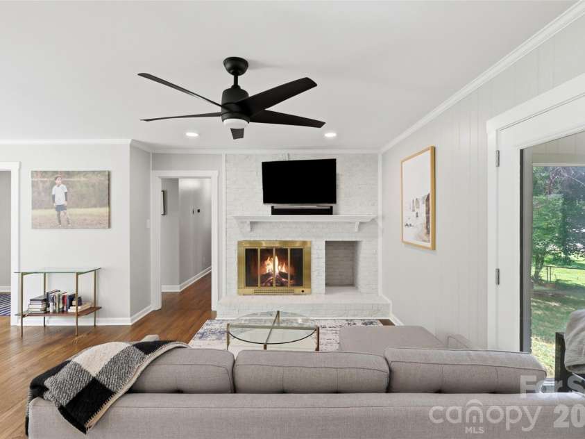 8115 Knollbrook Drive, Charlotte, NC 28270.  MLS# CAR4404364, YatesRealty ID 39821. 