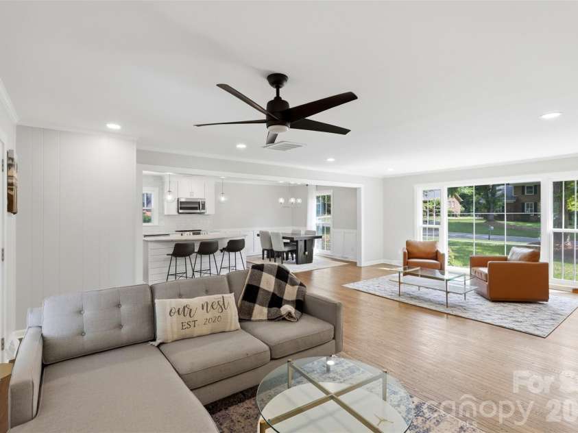 8115 Knollbrook Drive, Charlotte, NC 28270.  MLS# CAR4404364, YatesRealty ID 39821. 