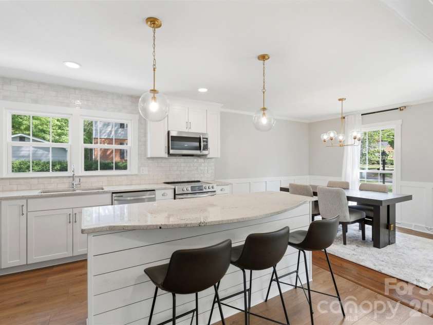 8115 Knollbrook Drive, Charlotte, NC 28270.  MLS# CAR4404364, YatesRealty ID 39821. 