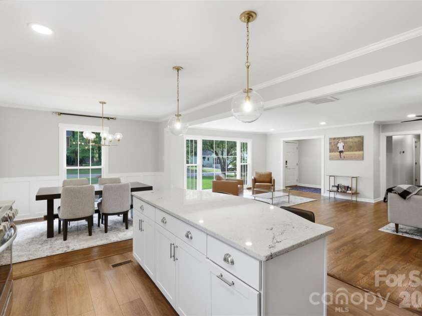 8115 Knollbrook Drive, Charlotte, NC 28270.  MLS# CAR4404364, YatesRealty ID 39821. 