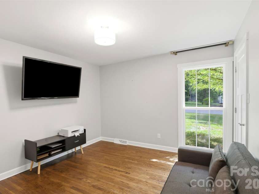 8115 Knollbrook Drive, Charlotte, NC 28270.  MLS# CAR4404364, YatesRealty ID 39821. 