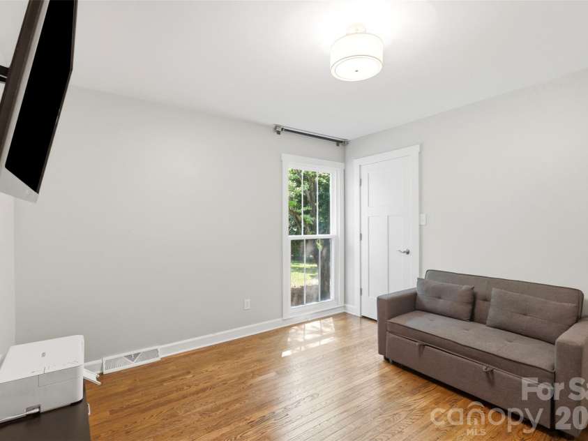 8115 Knollbrook Drive, Charlotte, NC 28270.  MLS# CAR4404364, YatesRealty ID 39821. 