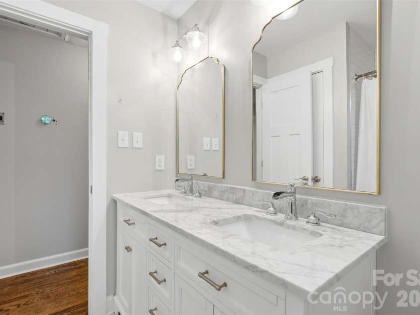 8115 Knollbrook Drive, Charlotte, NC 28270.  MLS# CAR4404364, YatesRealty ID 39821. 