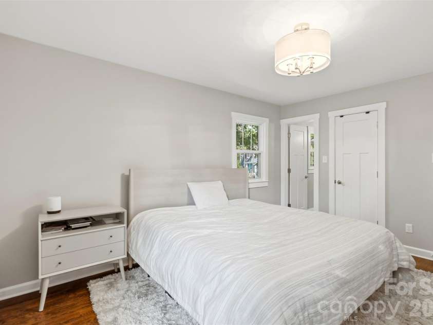 8115 Knollbrook Drive, Charlotte, NC 28270.  MLS# CAR4404364, YatesRealty ID 39821. 