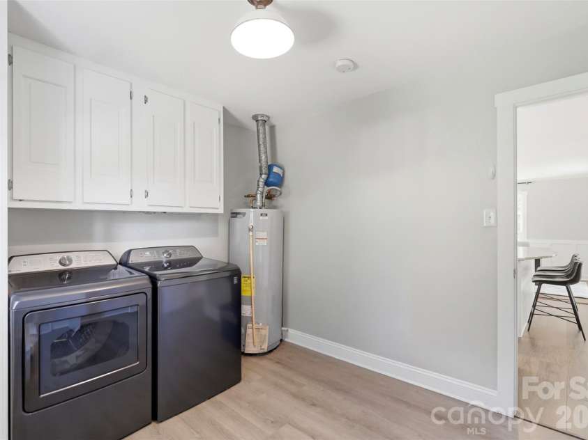 8115 Knollbrook Drive, Charlotte, NC 28270.  MLS# CAR4404364, YatesRealty ID 39821. 