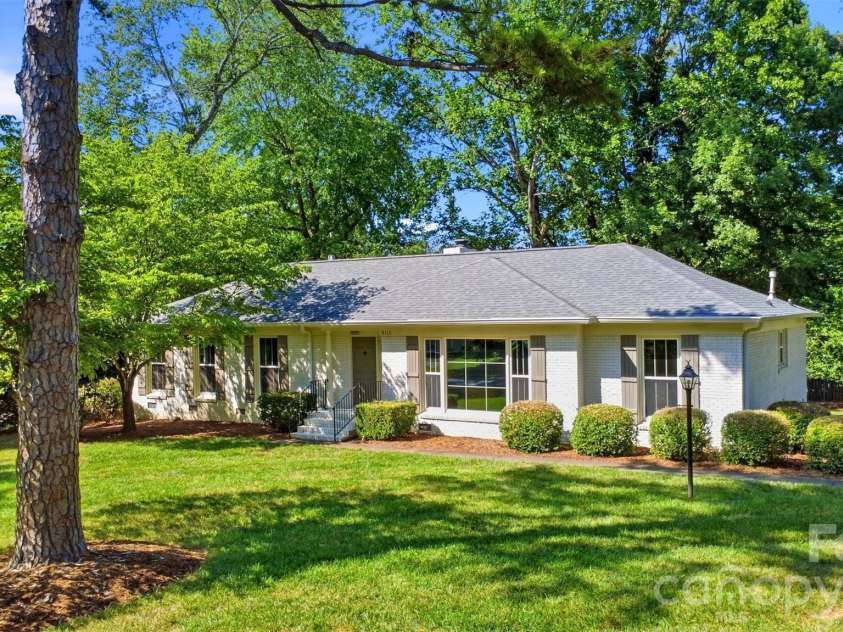 8115 Knollbrook Drive, Charlotte, NC 28270.  MLS# CAR4404364, YatesRealty ID 39821. 