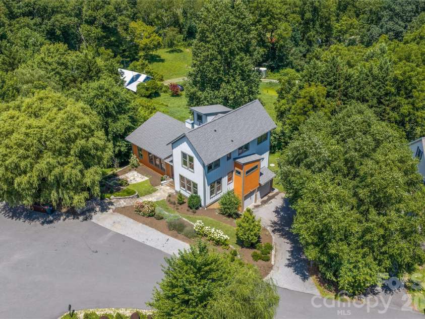 31 Grey River Run, Woodfin, NC 28804.  MLS# CAR4403960, YatesRealty ID 39822. 