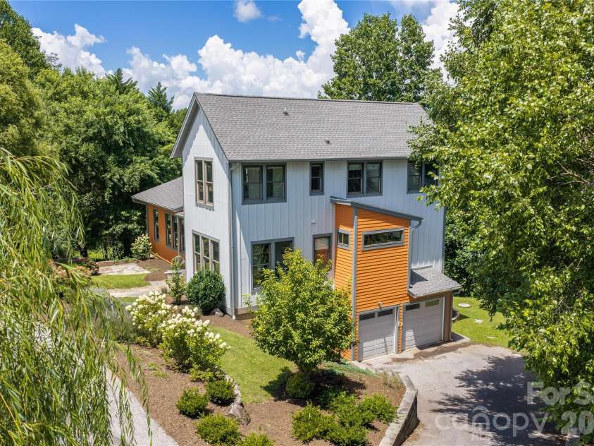 31 Grey River Run, Woodfin, NC 28804.  MLS# CAR4403960, YatesRealty ID 39822. 