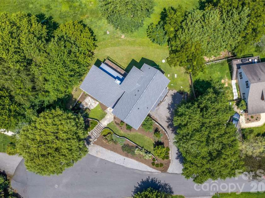 31 Grey River Run, Woodfin, NC 28804.  MLS# CAR4403960, YatesRealty ID 39822. 