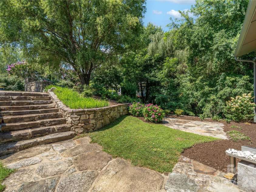 31 Grey River Run, Woodfin, NC 28804.  MLS# CAR4403960, YatesRealty ID 39822. Front steps