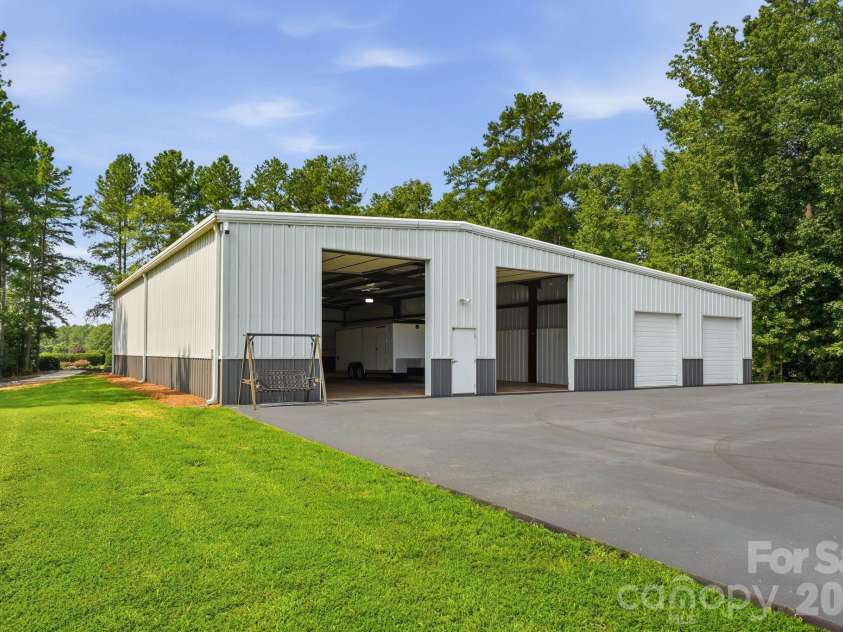 525 Lake Lynn Road, Concord, NC 28025.  MLS# CAR4403591, YatesRealty ID 39824. 