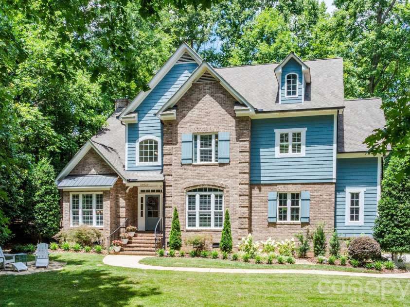 20029 Callaway Hills Lane, Davidson, NC 28036.  MLS# CAR4403527, YatesRealty ID 39825. 