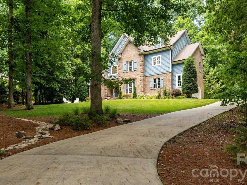 20029 Callaway Hills Lane, Davidson, NC 28036.  MLS# CAR4403527, YatesRealty ID 39825. 