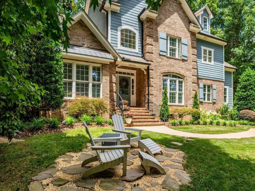 20029 Callaway Hills Lane, Davidson, NC 28036.  MLS# CAR4403527, YatesRealty ID 39825. 