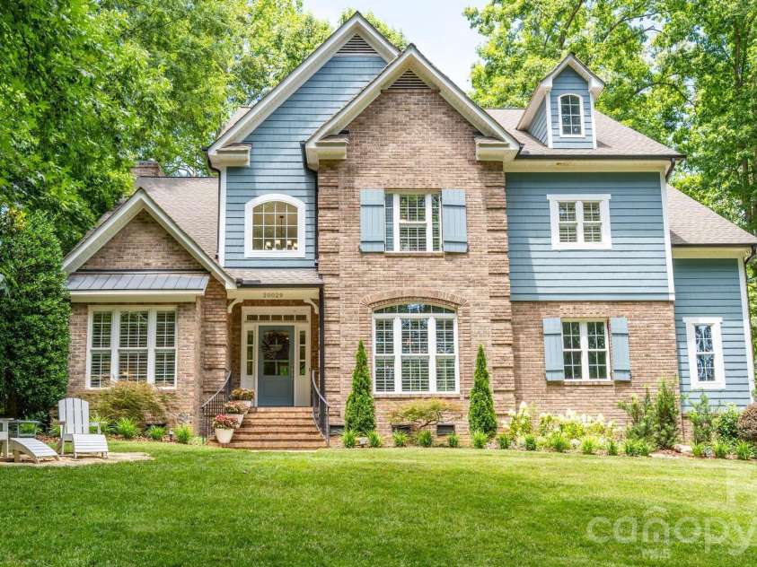 20029 Callaway Hills Lane, Davidson, NC 28036.  MLS# CAR4403527, YatesRealty ID 39825. 
