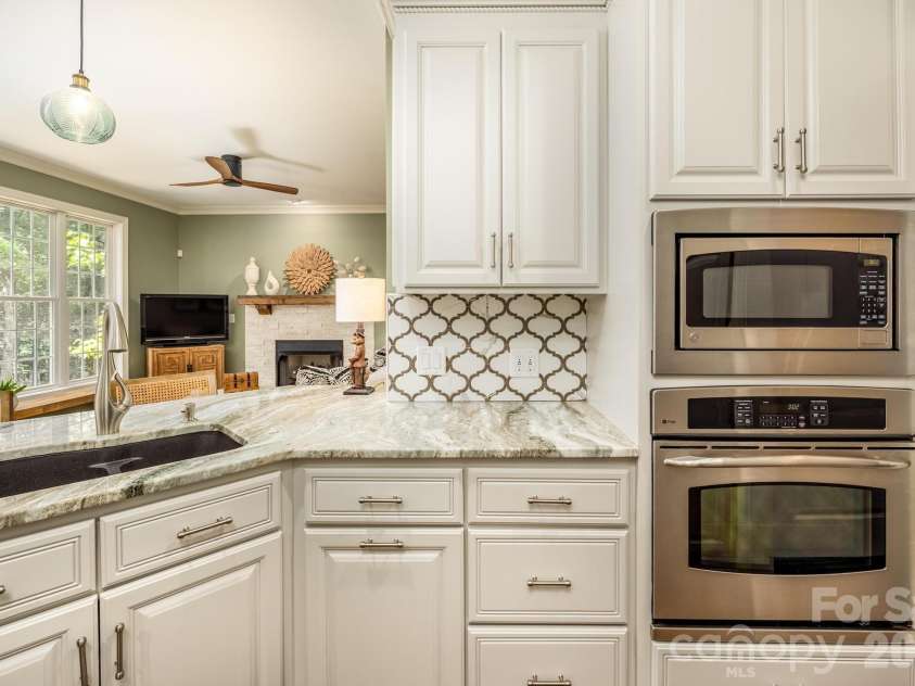 20029 Callaway Hills Lane, Davidson, NC 28036.  MLS# CAR4403527, YatesRealty ID 39825. 