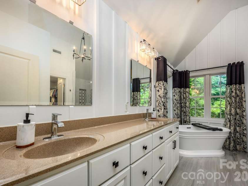 20029 Callaway Hills Lane, Davidson, NC 28036.  MLS# CAR4403527, YatesRealty ID 39825. 