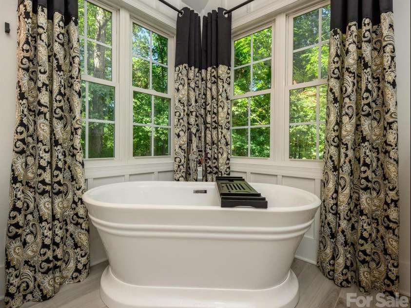 20029 Callaway Hills Lane, Davidson, NC 28036.  MLS# CAR4403527, YatesRealty ID 39825. 