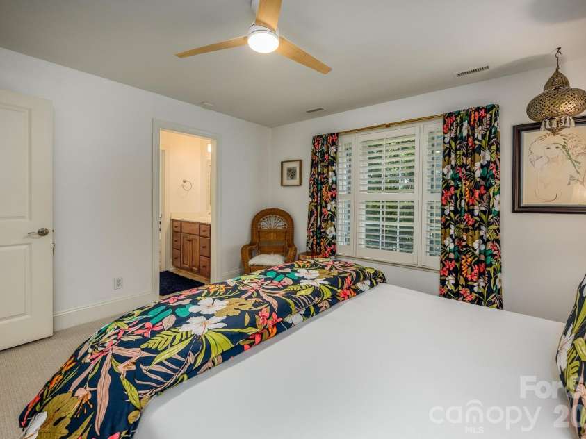 20029 Callaway Hills Lane, Davidson, NC 28036.  MLS# CAR4403527, YatesRealty ID 39825. 
