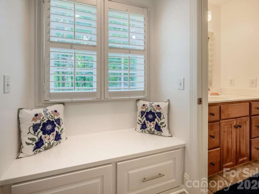 20029 Callaway Hills Lane, Davidson, NC 28036.  MLS# CAR4403527, YatesRealty ID 39825. 