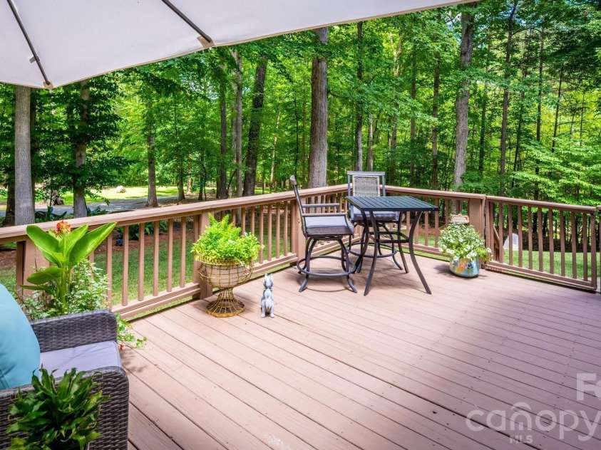 20029 Callaway Hills Lane, Davidson, NC 28036.  MLS# CAR4403527, YatesRealty ID 39825. 