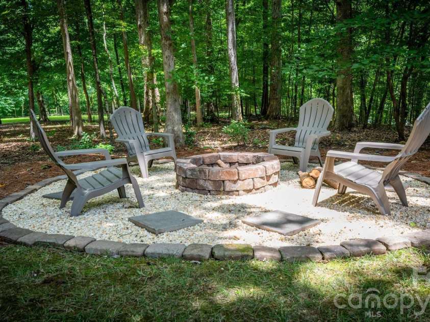 20029 Callaway Hills Lane, Davidson, NC 28036.  MLS# CAR4403527, YatesRealty ID 39825. 