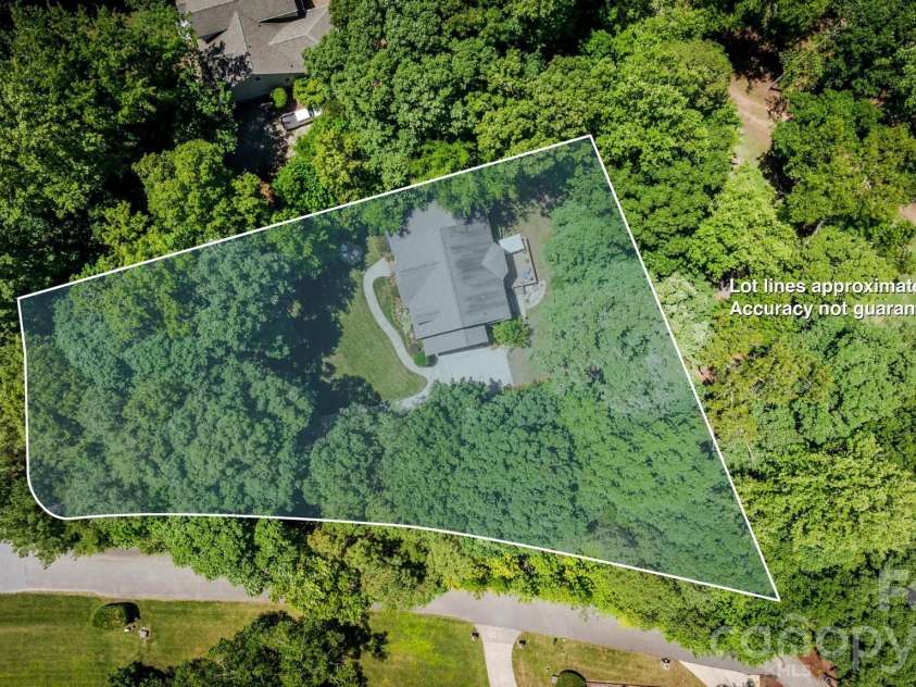 20029 Callaway Hills Lane, Davidson, NC 28036.  MLS# CAR4403527, YatesRealty ID 39825. 