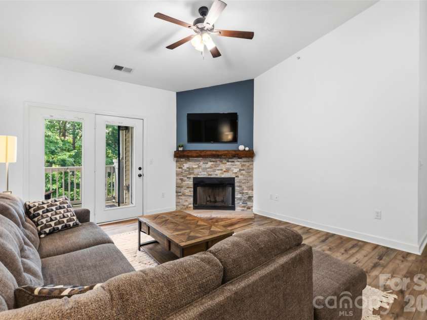 12324 Copper Mountain Boulevard, Charlotte, NC 28277.  MLS# CAR4403263, YatesRealty ID 39827. 