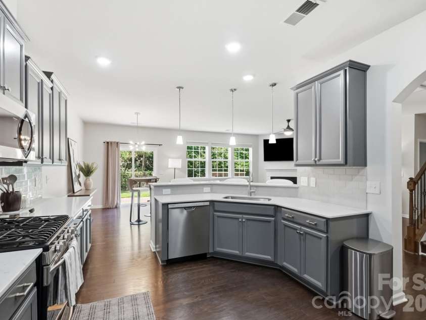 9815 Caledenia Drive, Huntersville, NC 28078.  MLS# CAR4403205, YatesRealty ID 39830. 